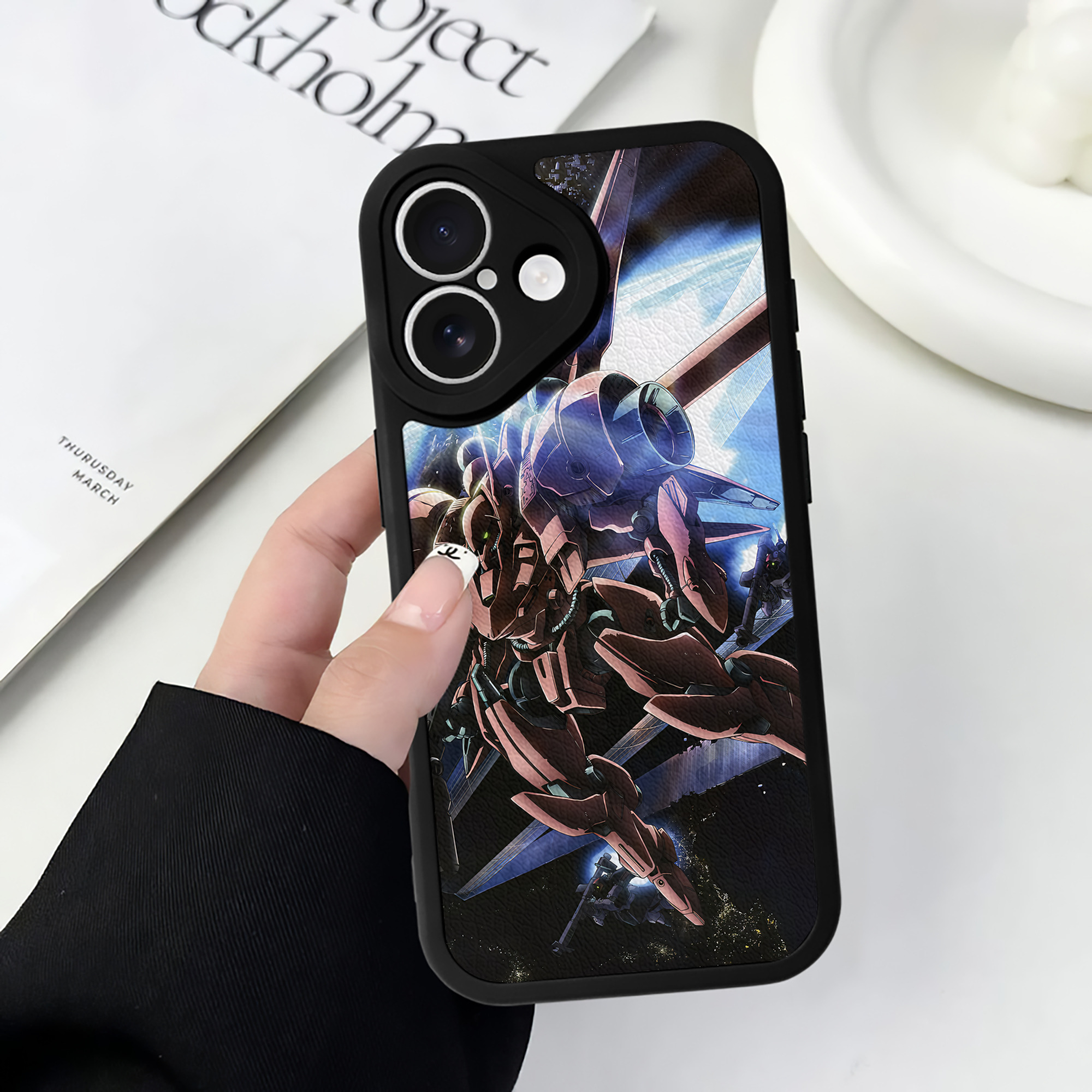 （画像用） 機動戦士ガンダム Mobile Suit Gundam 【iPhone 16シリーズ対応】シリコンスマホケース（レザー調） 材質：シリコン